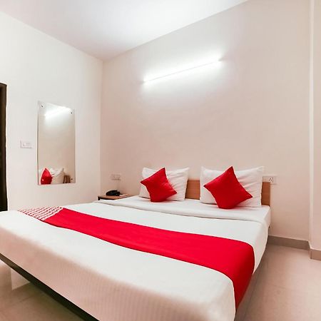 Live On Del5542 Otel Yeni Delhi Dış mekan fotoğraf