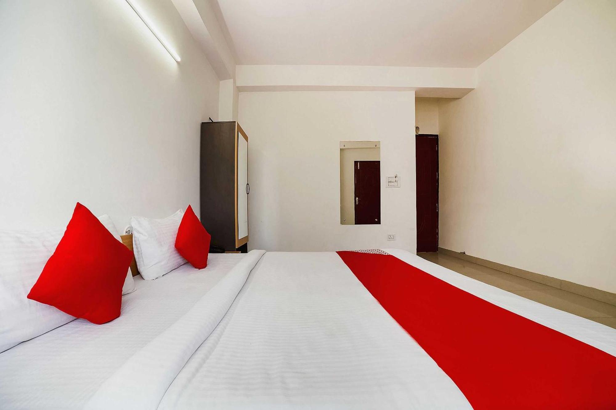 Live On Del5542 Otel Yeni Delhi Dış mekan fotoğraf