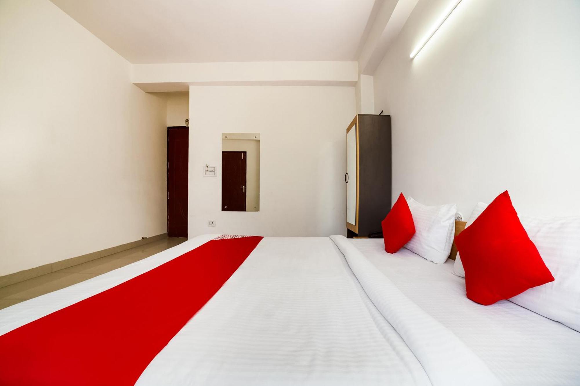 Live On Del5542 Otel Yeni Delhi Dış mekan fotoğraf