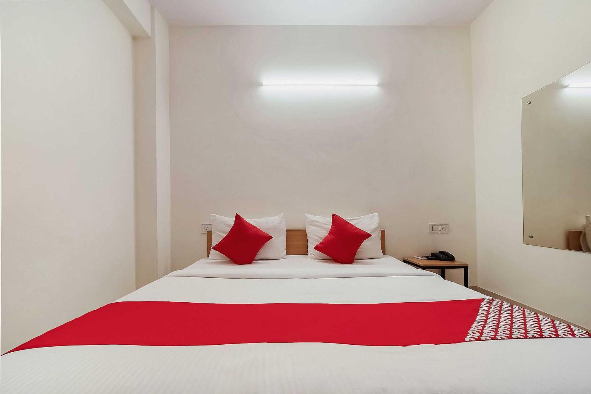 Live On Del5542 Otel Yeni Delhi Dış mekan fotoğraf