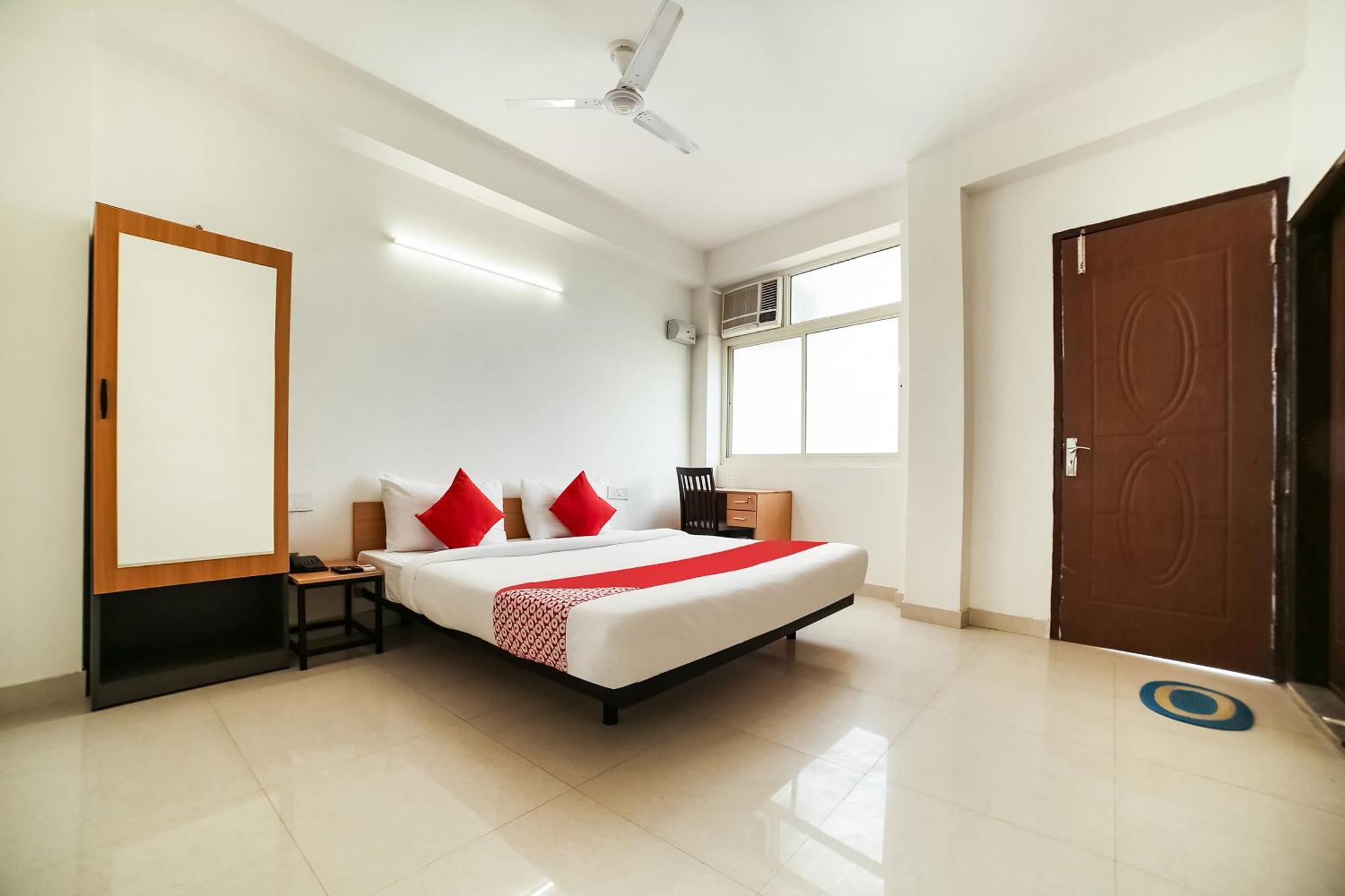 Live On Del5542 Otel Yeni Delhi Dış mekan fotoğraf