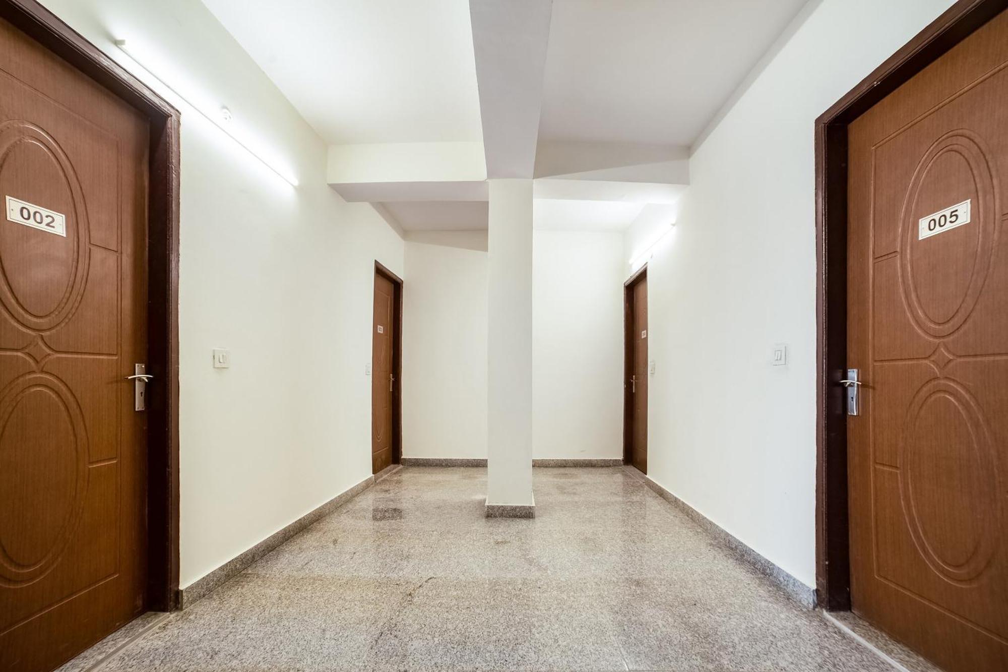 Live On Del5542 Otel Yeni Delhi Dış mekan fotoğraf