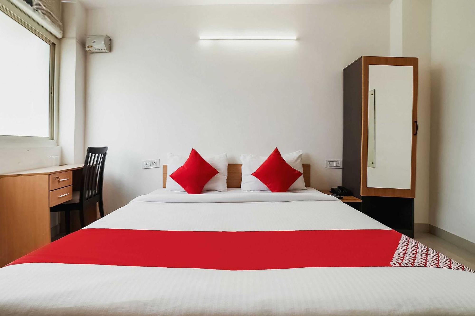Live On Del5542 Otel Yeni Delhi Dış mekan fotoğraf