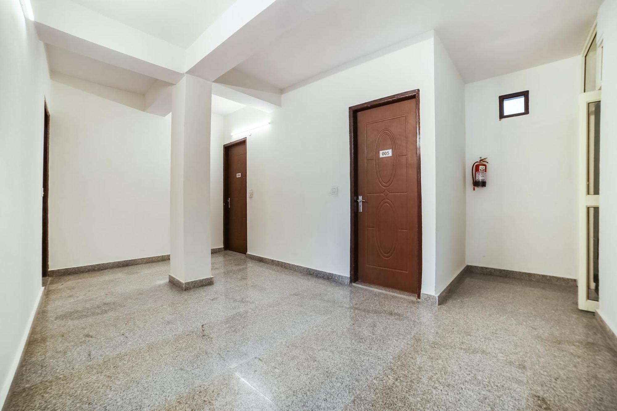 Live On Del5542 Otel Yeni Delhi Dış mekan fotoğraf